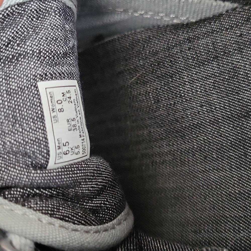 Vans - Picture 3 of 5